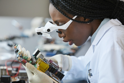 Report finds persistent STEM career exposure gaps for women